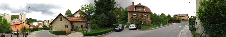 Panorama, Dom in vrt, 1. 5. 2012. Slika je vidna v Google Chromu.
