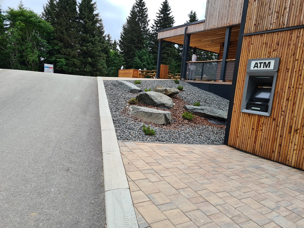 Slika je vidna v Google Chromu.