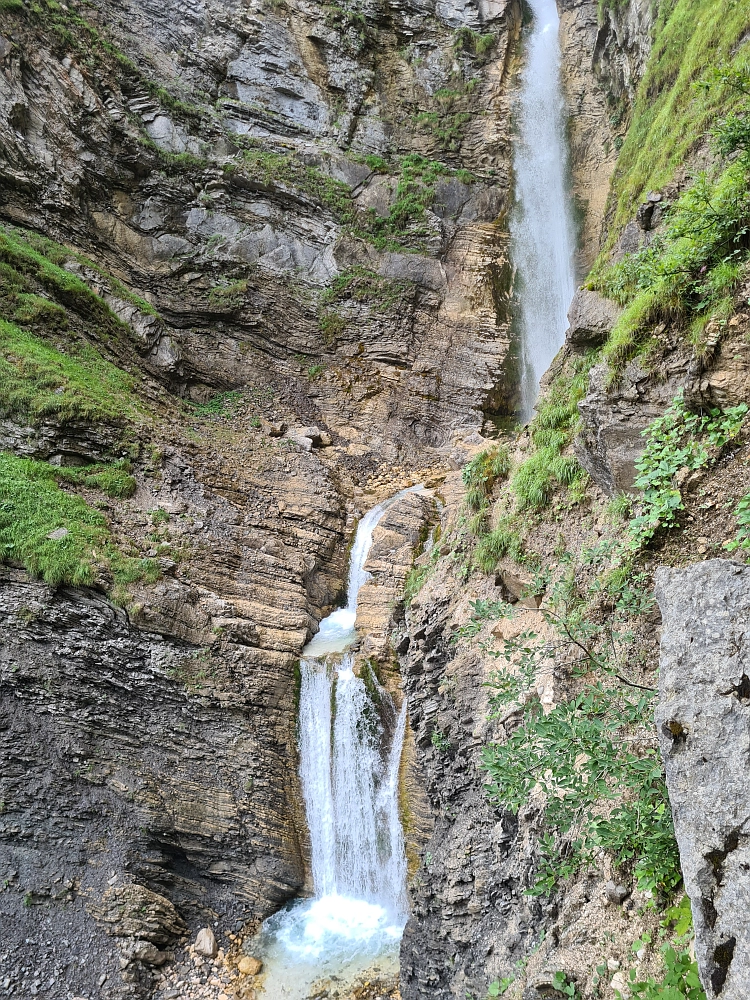 Slika je vidna v Google Chromu.