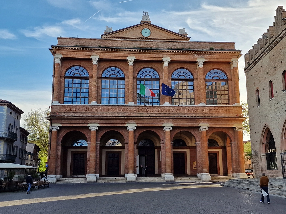 Slika je vidna v Google Chromu.