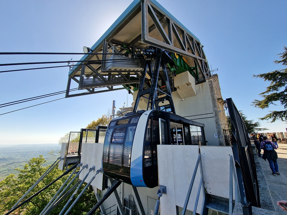 Slika je vidna v Google Chromu.