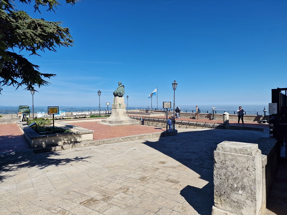 Slika je vidna v Google Chromu.