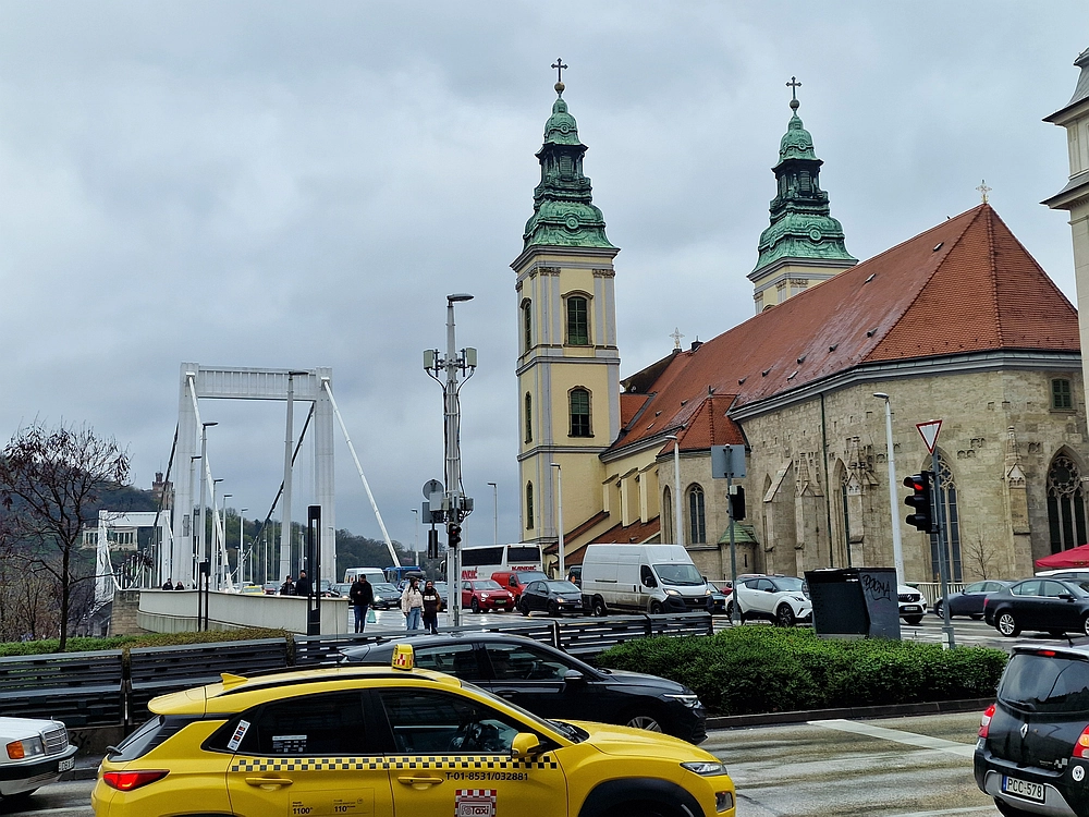 Slika je vidna v Google Chromu.