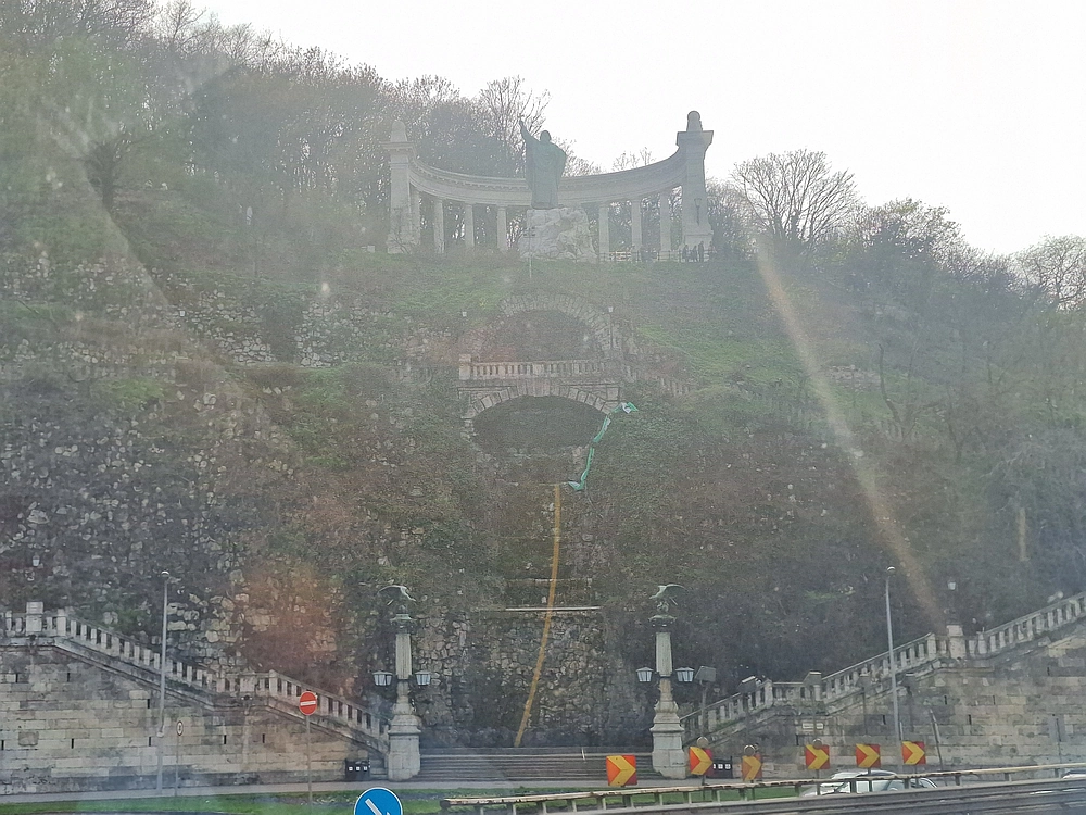 Slika je vidna v Google Chromu.