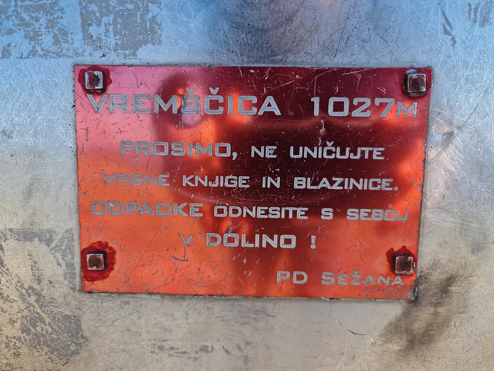 Slika je vidna v Google Chromu.