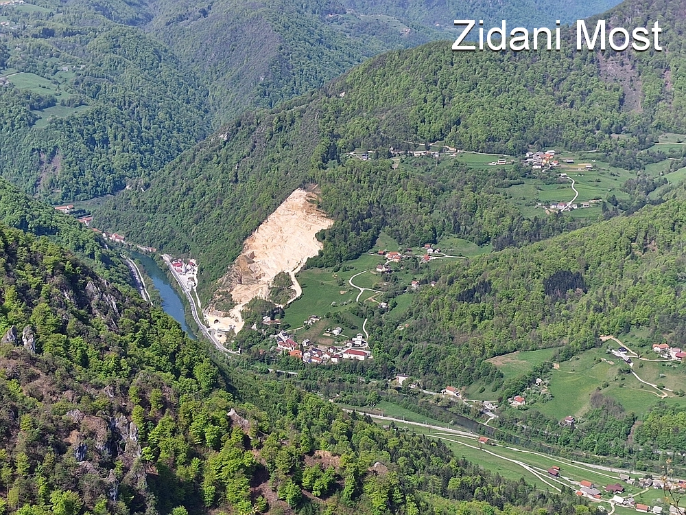 Slika je vidna v Google Chromu.