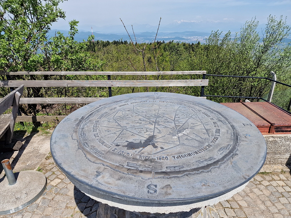 Slika je vidna v Google Chromu.