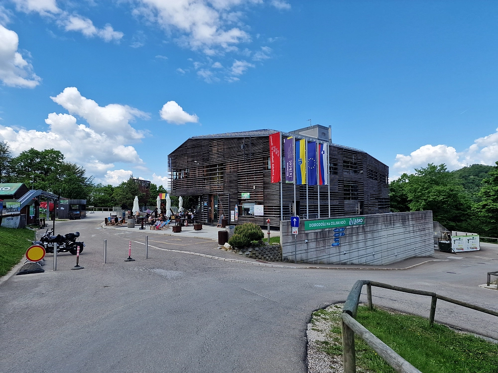 Slika je vidna v Google Chromu.