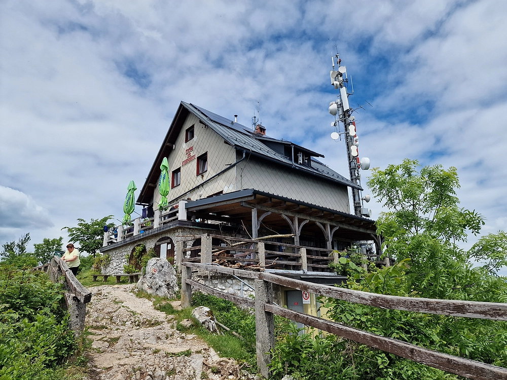Slika je vidna v Google Chromu.