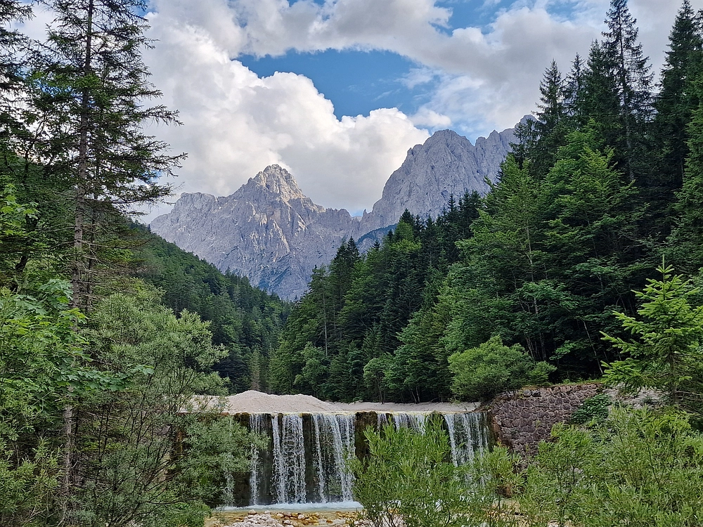 Slika je vidna v Google Chromu.