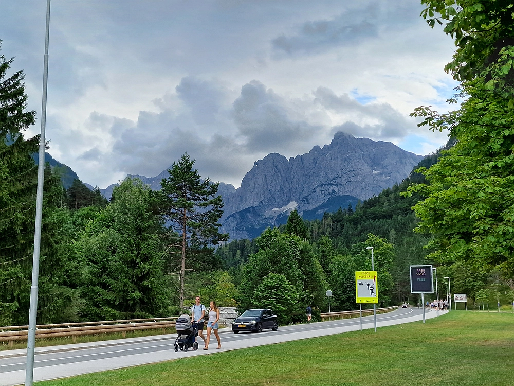 Slika je vidna v Google Chromu.