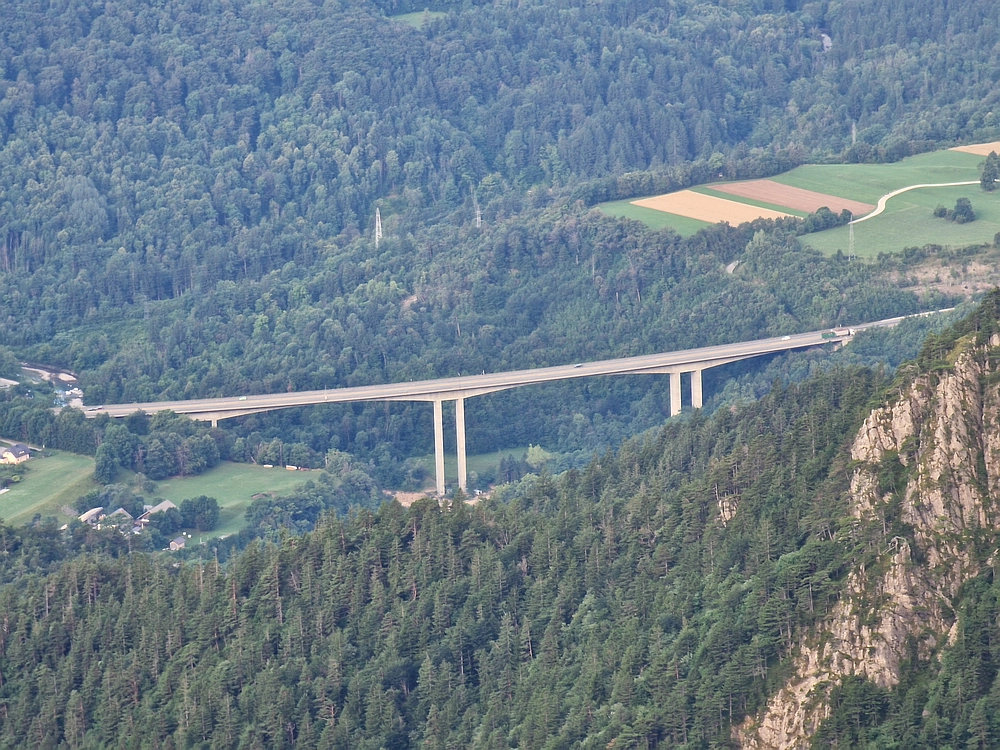 Slika je vidna v Google Chromu.