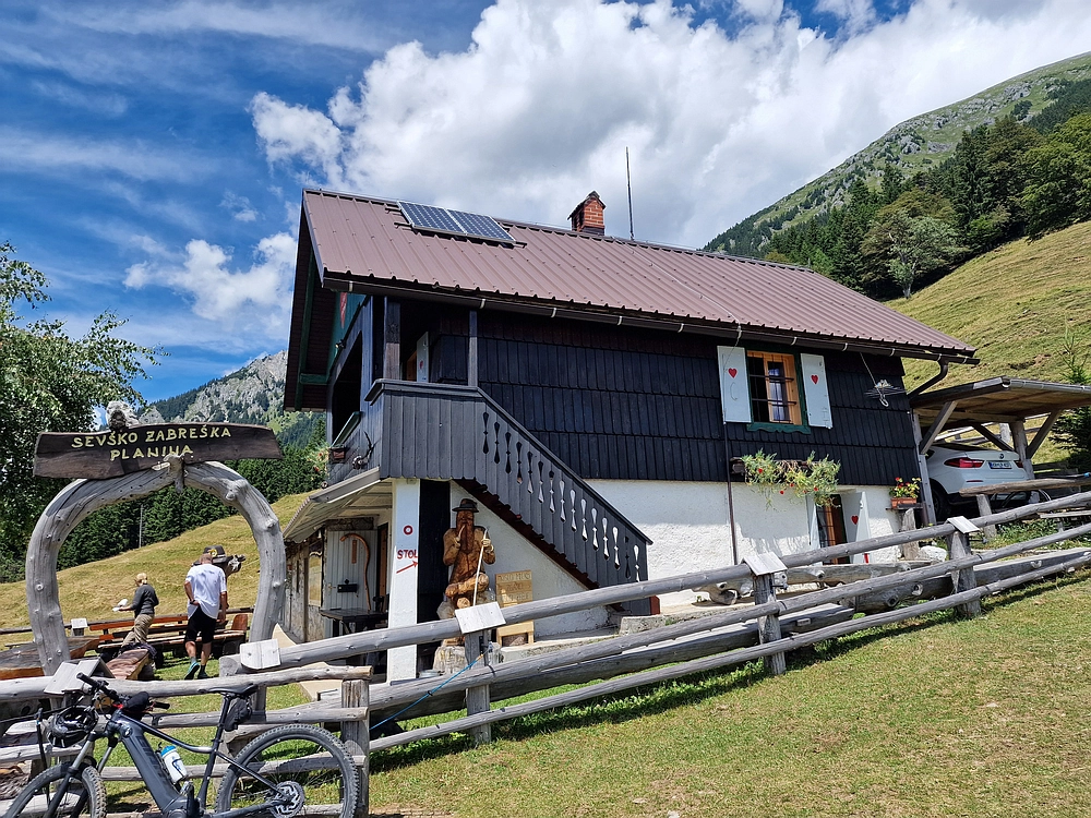 Slika je vidna v Google Chromu.