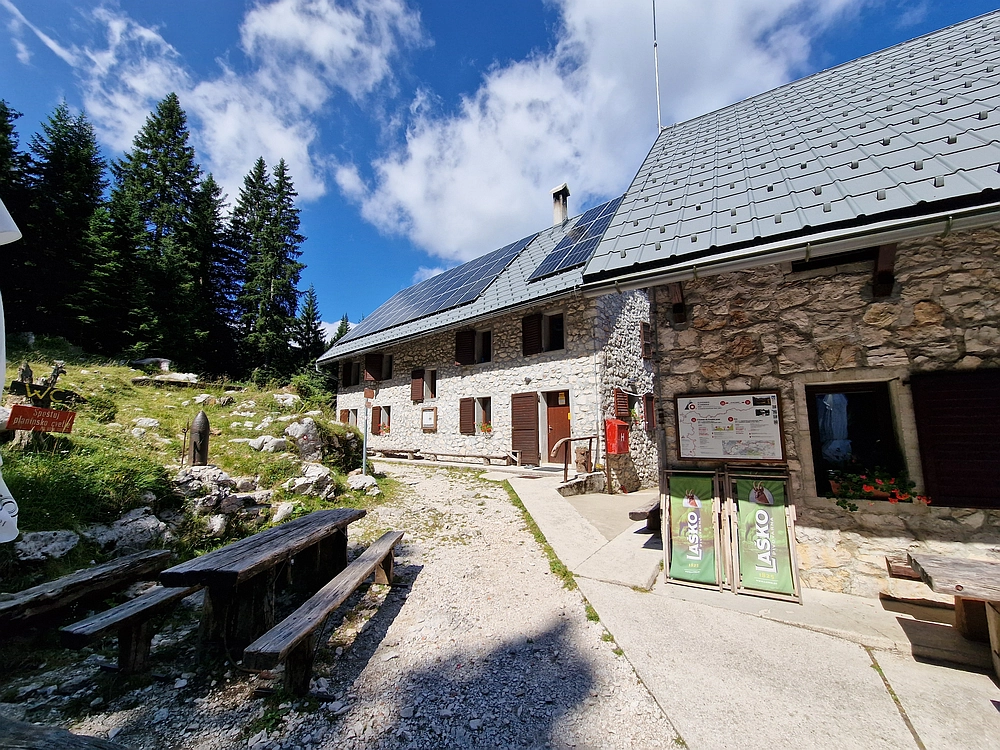 Slika je vidna v Google Chromu.