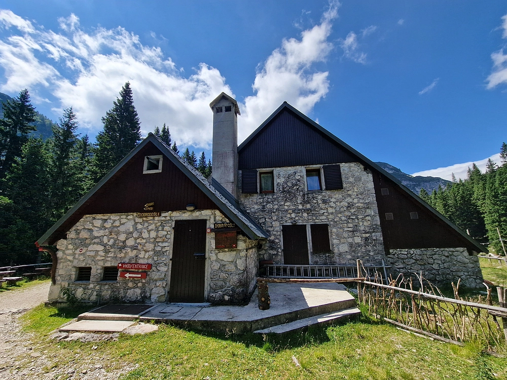 Slika je vidna v Google Chromu.