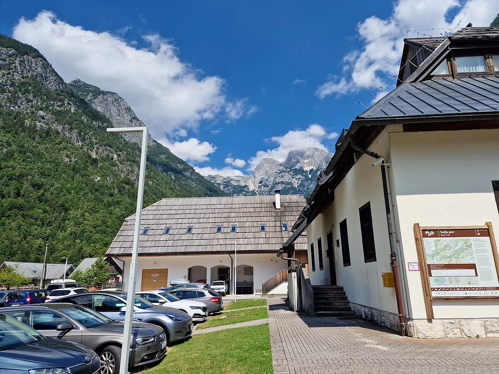 Slika je vidna v Google Chromu.