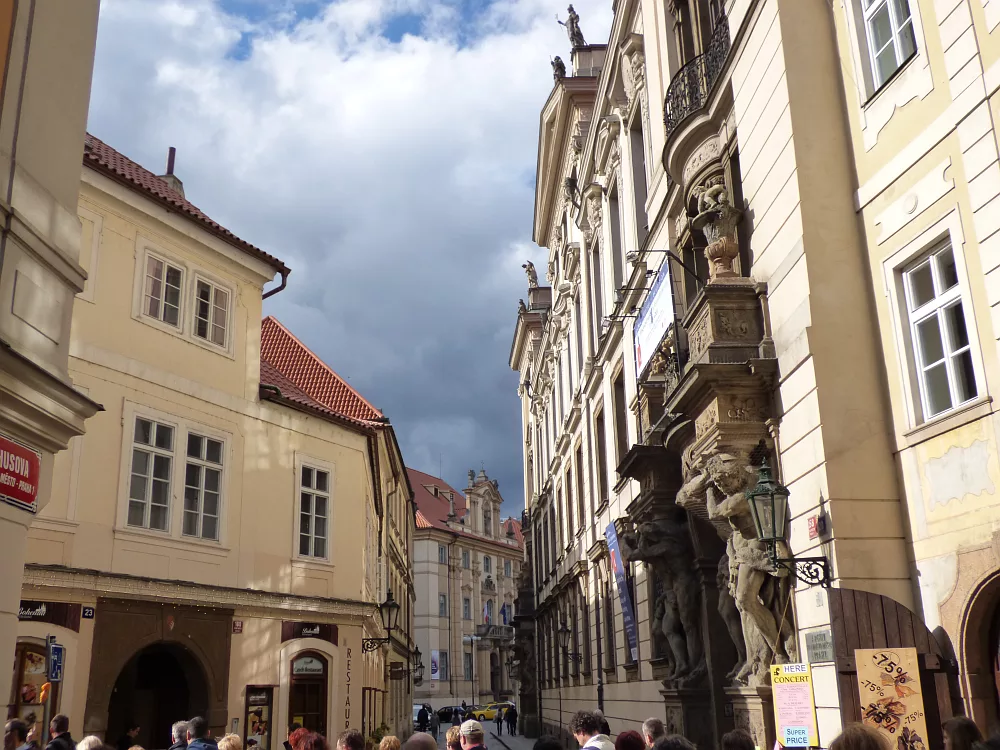 Slika je vidna v Google Chromu.