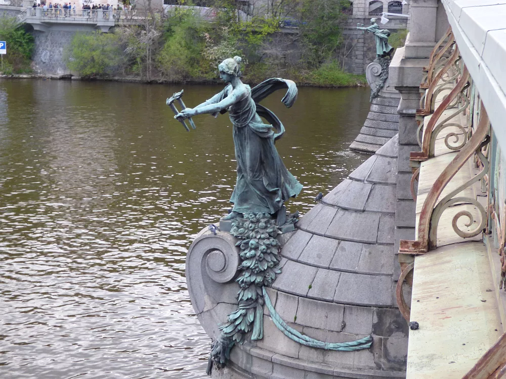 Slika je vidna v Google Chromu.