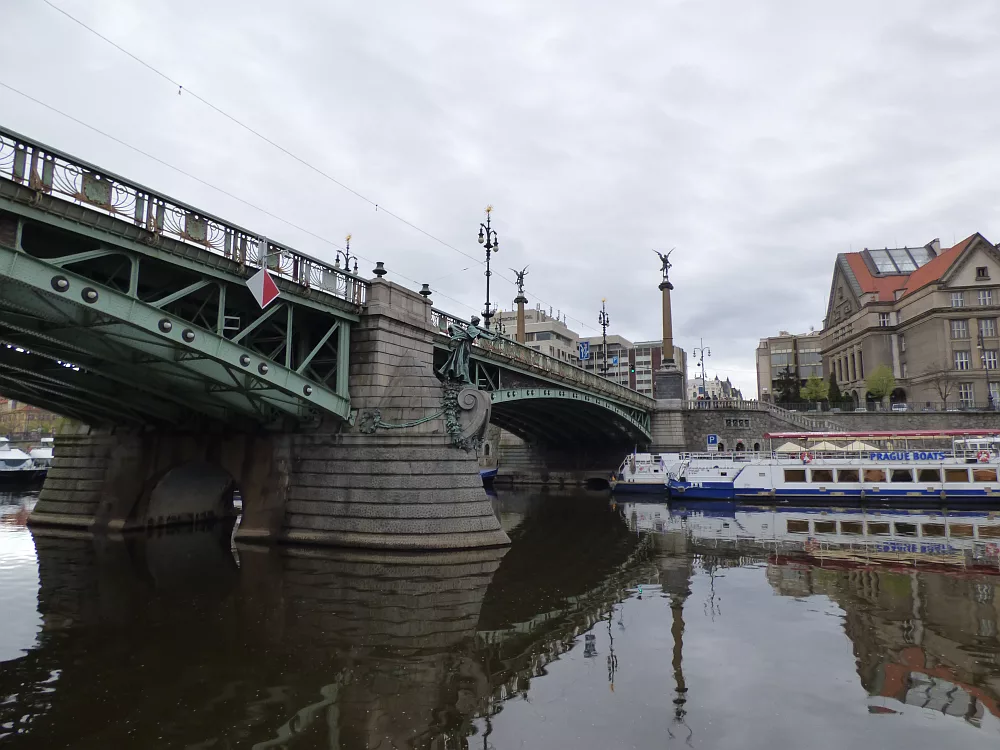 Slika je vidna v Google Chromu.