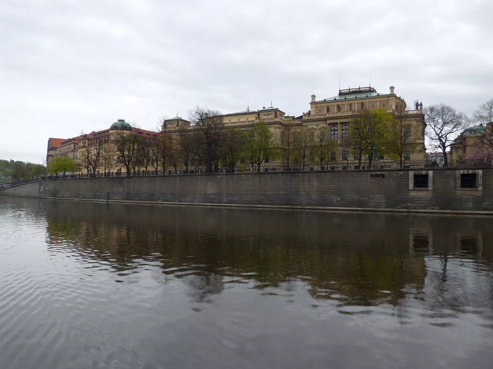 Slika je vidna v Google Chromu.